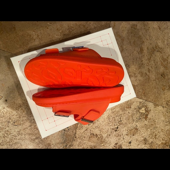 Alexander McQueen, run small , brand new, very comfortable, orange sandals 🩴 - Picture 3 of 3